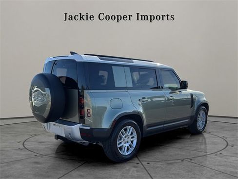 Used 2025 Land Rover Defender 110 S image 5