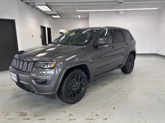 Used 2020 Jeep Grand Cherokee Altitude video 4