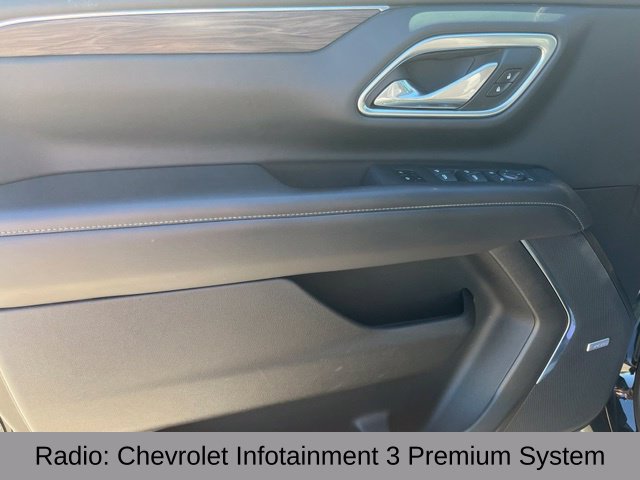 Used 2021 Chevrolet Tahoe Z71 w/ Z71 Off-Road Package AWD/4WD image 13