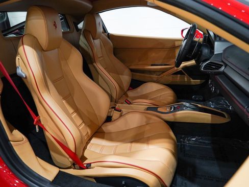 Used 2015 Ferrari 458 Italia image 17