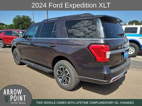 Used 2024 Ford Expedition XLT AWD/4WD image 8