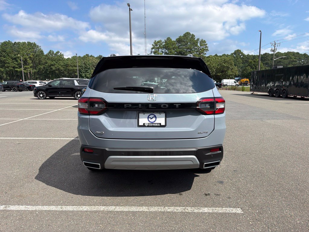 Used 2023 Honda Pilot Elite image 6