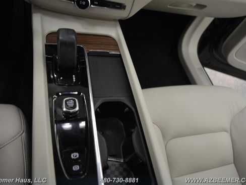 Used 2022 Volvo XC60 T8 Inscription Expression w/ Advanced Package image 31