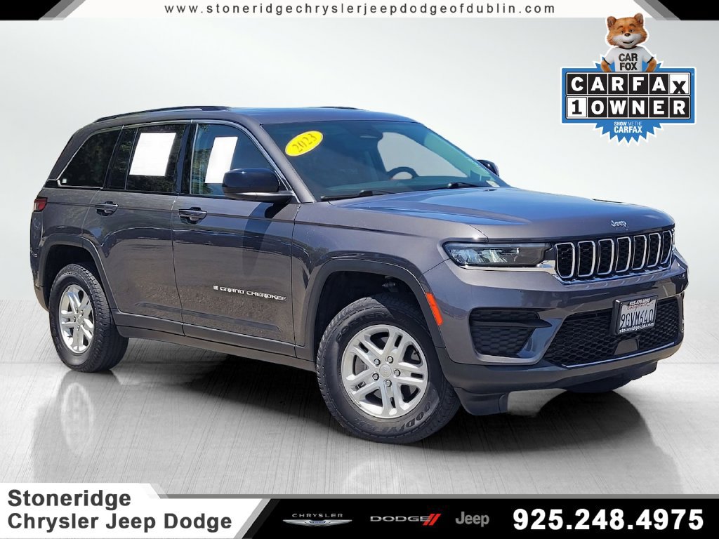 Used 2023 Jeep Grand Cherokee Laredo w/ Luxury Tech Group I AWD/4WD image 1