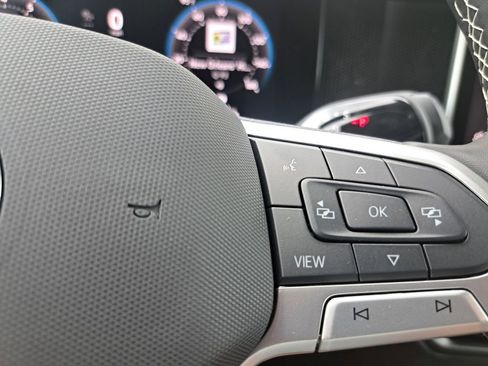 Used 2025 Volkswagen Tiguan S image 14