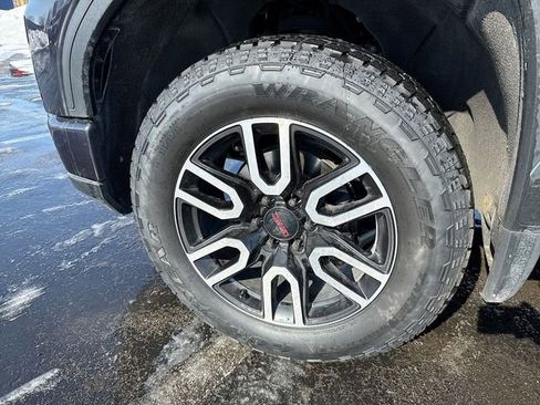 Used 2022 GMC Sierra 1500 AT4 w/ AT4 Premium Package image 10