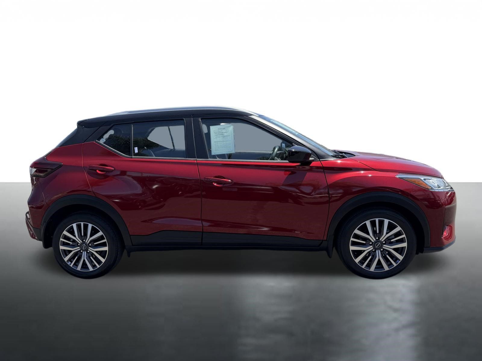Used 2023 Nissan Kicks SV FWD image 9