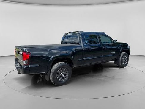 Used 2022 Toyota Tacoma SR5 w/ Technology Package AWD/4WD image 6