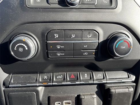 Used 2022 Chevrolet Silverado 1500 Custom image 30