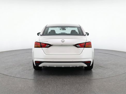 Used 2025 Nissan Altima 2.5 SV FWD image 7