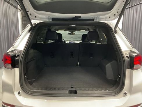 Used 2023 Chevrolet Equinox Premier AWD/4WD image 9