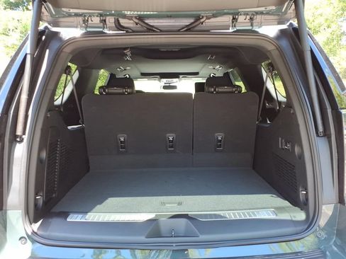 New 2026 Chevrolet Suburban Z71 w/ Z71 Off-Road Package AWD/4WD image 33