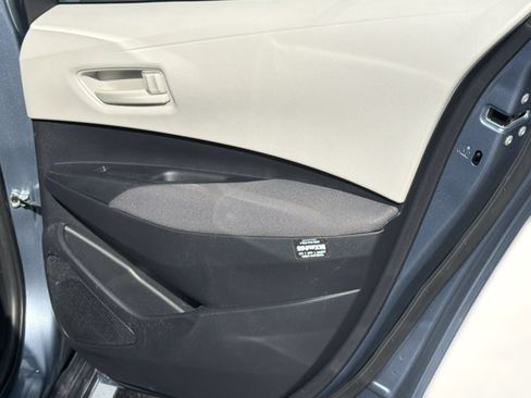 Certified 2025 Toyota Corolla LE FWD image 32