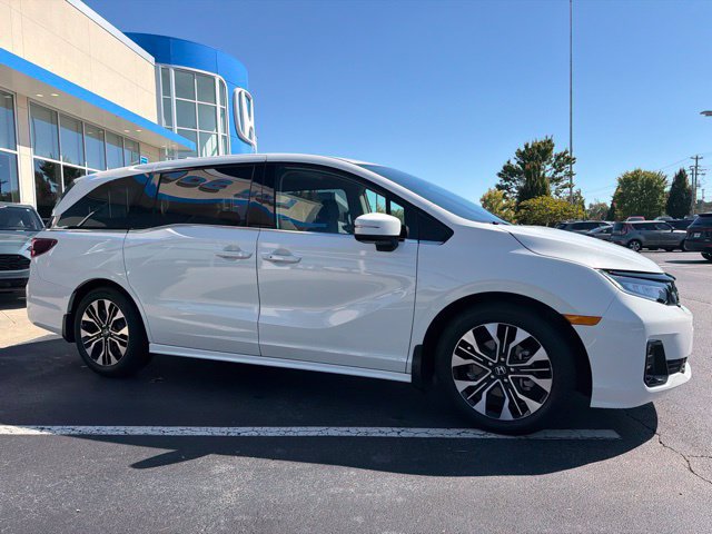 Used 2025 Honda Odyssey Elite image 4