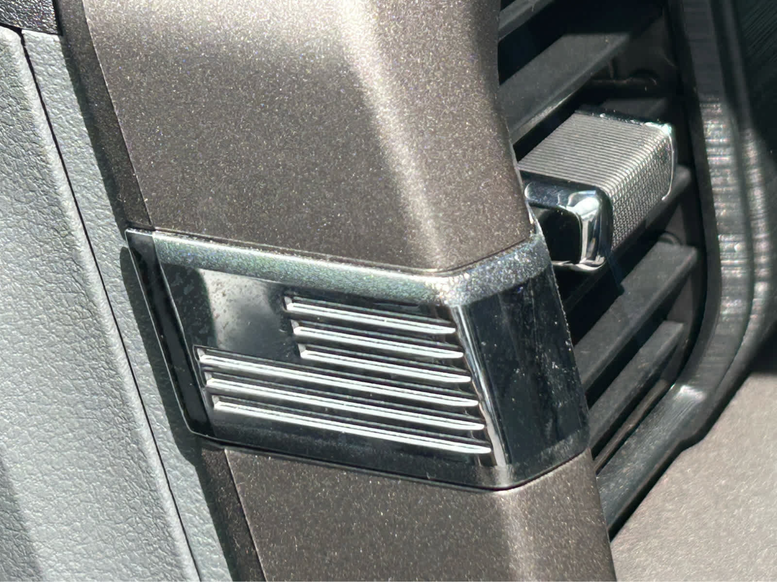 Used 2025 Ford F150 XLT w/ Equipment Group 301A Standard AWD/4WD image 19