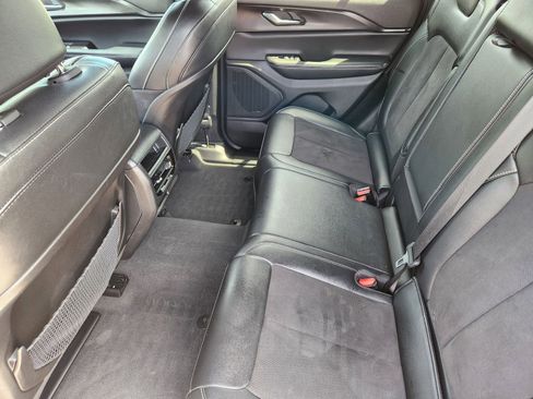 Used 2023 Jeep Grand Cherokee Altitude RWD image 40