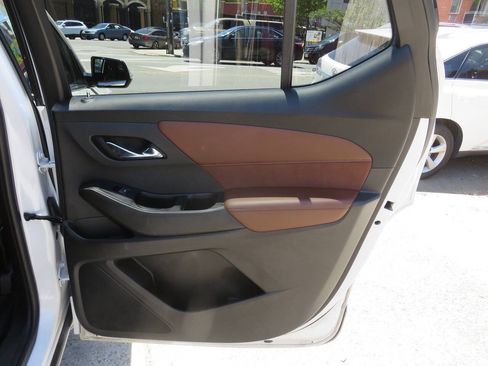 Used 2018 Chevrolet Traverse High Country AWD/4WD image 33