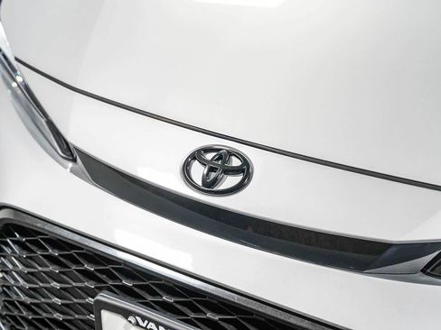 Certified 2025 Toyota Corolla SE FWD image 9