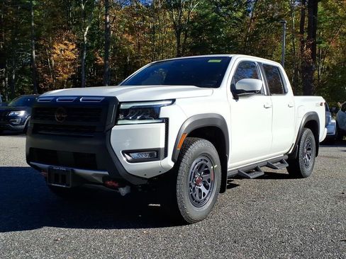 New 2026 Nissan Frontier PRO-4X w/ Pro-4x Convenience Package image 3