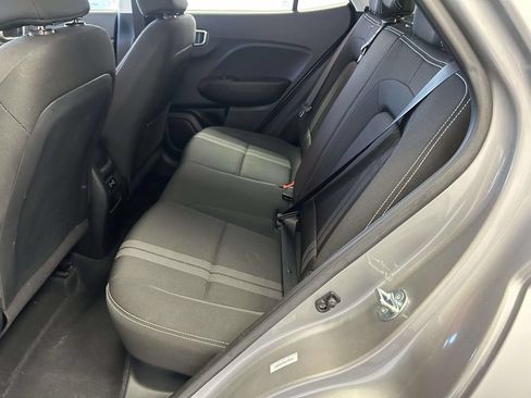 Used 2025 Hyundai Venue SEL FWD image 14