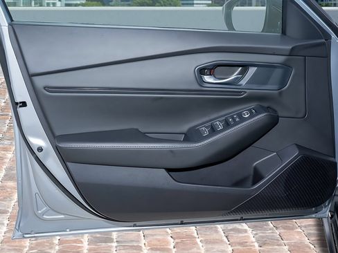 Used 2025 Honda Accord Sport image 6