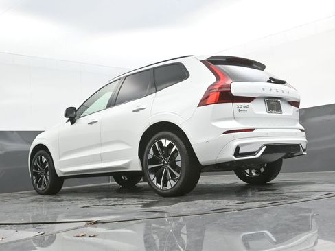 New 2026 Volvo XC60 B5 Plus w/ Protection Package Premier AWD/4WD image 30