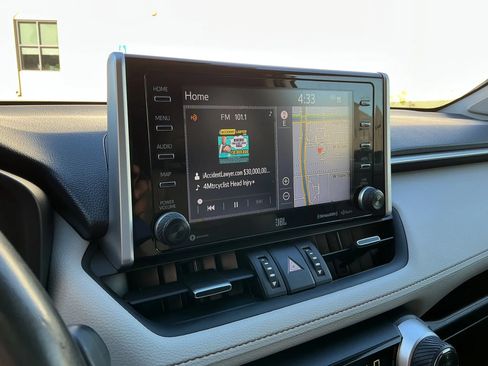 Used 2021 Toyota RAV4 Limited AWD/4WD image 29