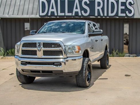 Used 2018 RAM 2500 Tradesman w/ Chrome Appearance Group AWD/4WD image 16