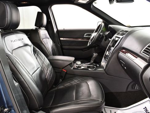 Used 2018 Ford Explorer Platinum image 10