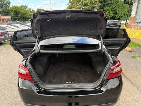 Used 2017 Nissan Altima 2.5 SR FWD image 12
