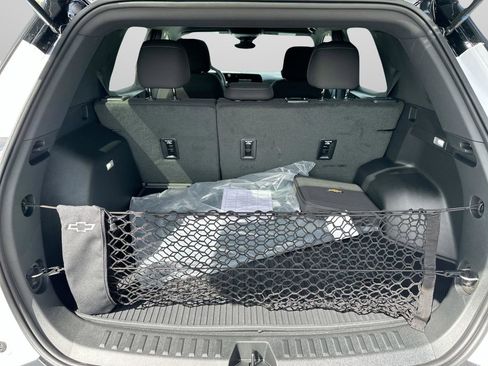 New 2026 Chevrolet Equinox LT w/ Safety and Technology Package FWD image 9