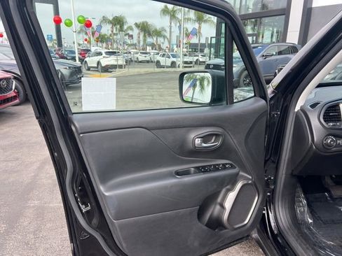 Used 2022 Jeep Renegade Latitude image 19