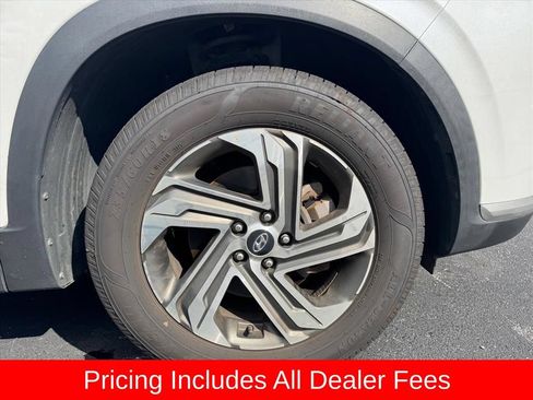 Used 2023 Hyundai Santa Fe SE FWD image 2