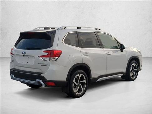 Used 2024 Subaru Forester Touring AWD/4WD image 5