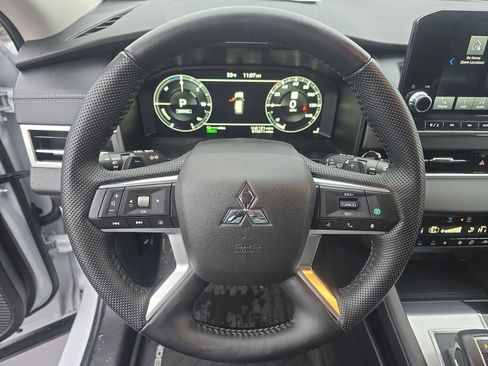 Used 2023 Mitsubishi Outlander SEL image 14