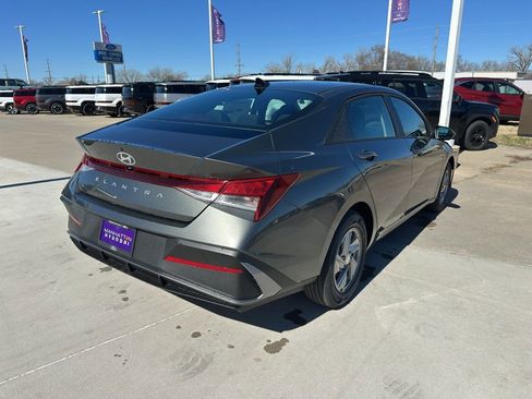 New 2026 Hyundai Elantra SE image 5