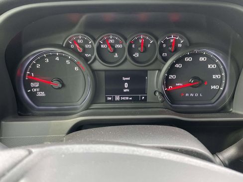 Used 2023 Chevrolet Silverado 1500 Custom image 17