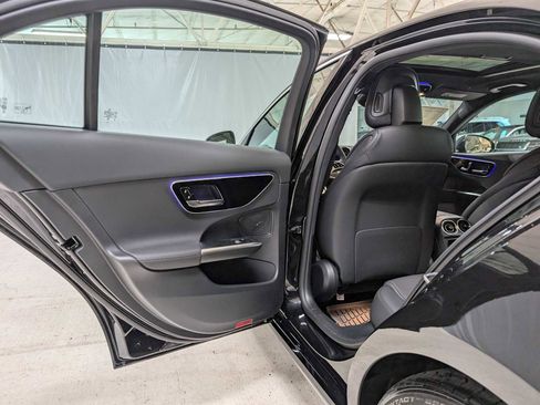 Used 2025 Mercedes-Benz C 300 4MATIC Sedan image 19