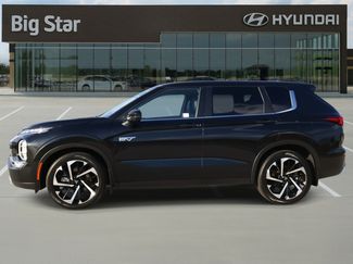 Used 2023 Mitsubishi Outlander SE video 2