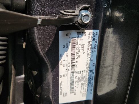 Used 2017 Ford C-MAX SE w/ Cold Weather Package FWD image 21