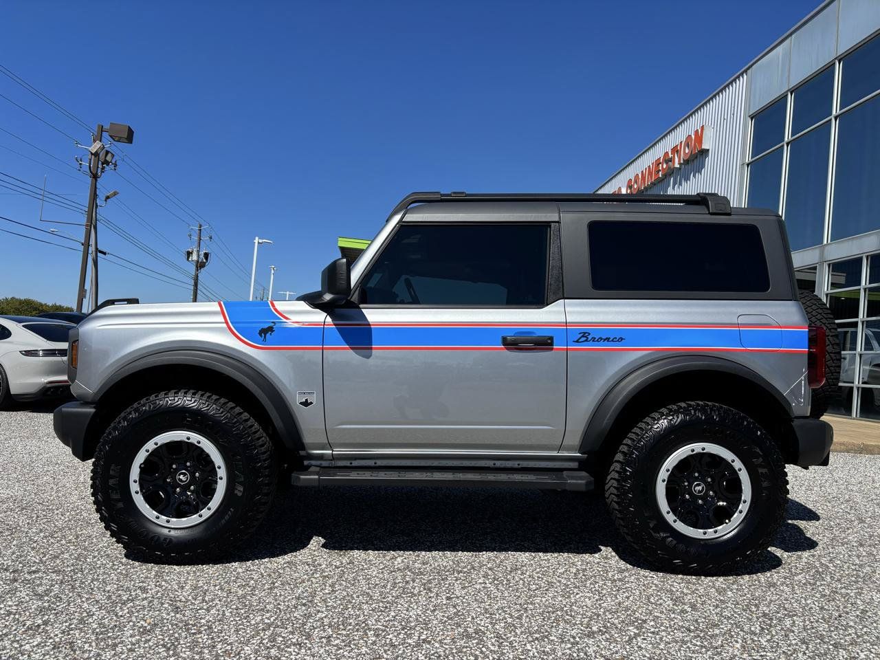 Used 2024 Ford Bronco Big Bend w/ Sasquatch Package AWD/4WD image 2