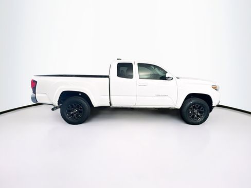 Used 2022 Toyota Tacoma SR5 image 10