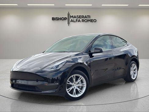 Used 2023 Tesla Model Y 2WD image 8