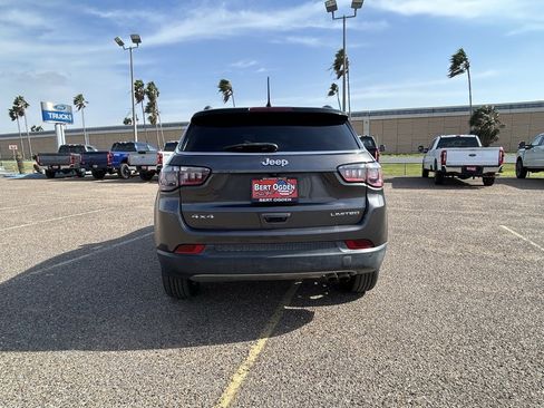 Used 2022 Jeep Compass Limited image 6