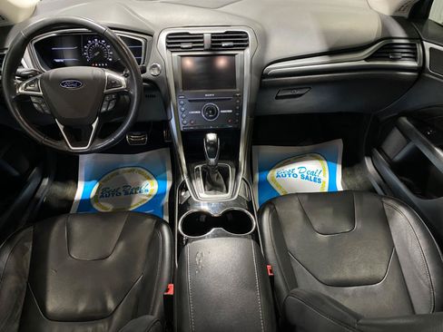 Used 2016 Ford Fusion Titanium FWD image 19