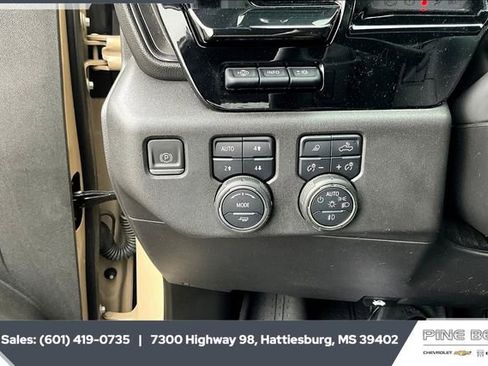 Used 2022 Chevrolet Silverado 1500 ZR2 w/ Technology Package image 23