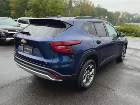 Used 2024 Chevrolet Trax LT w/ Driver Confidence Package image 8