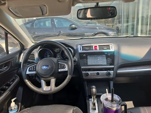 Used 2016 Subaru Outback 2.5i Limited AWD/4WD image 12