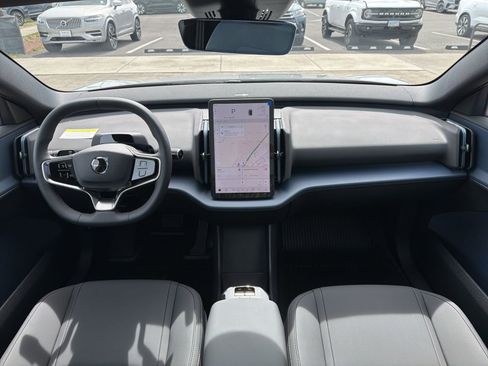 New 2026 Volvo EX30 Plus w/ Protection Package Premier image 10