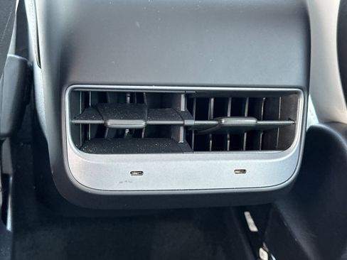 Used 2024 Tesla Model Y Performance AWD/4WD image 16